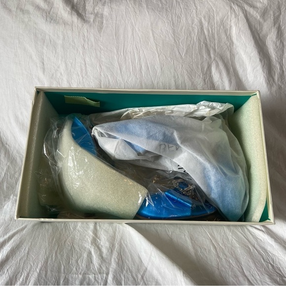 Benjamin Adams London Blue Dyed Duchesse Silk Heels - Picture 2 of 13